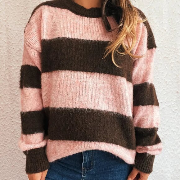 Striped Contrast Long Sleeve Sweater - Picture 9 of 16
